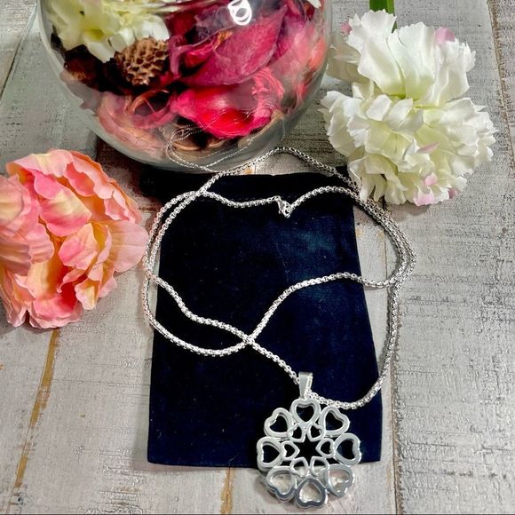 New Retro Style Silver Large Flower Pendant Fashion Necklace - Picture 8 of 10